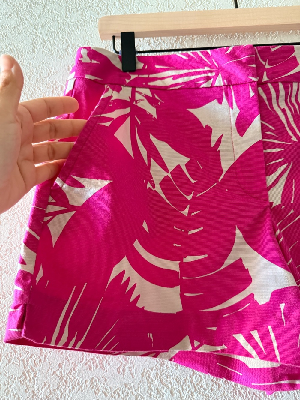 TRINA TURK Womens Pink Cream Palm Trees Resort  Casual Preppy Shorts Size 8 - Picture 2 of 11
